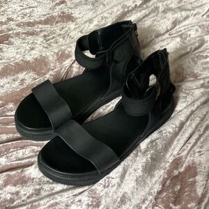 Black Mia Leather Sandals with elastic Ankle strap us women’s 10
